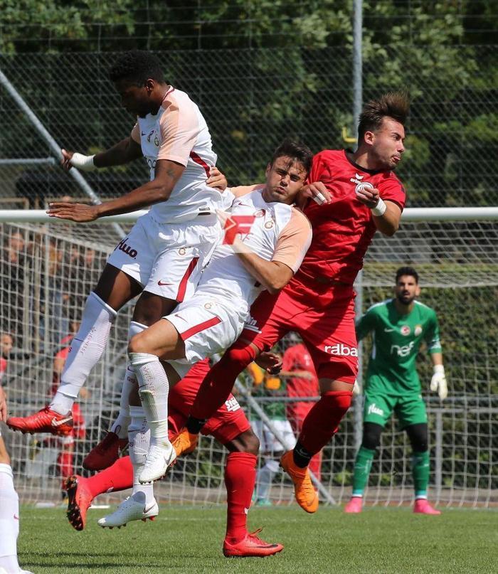 Galatasarayda Muğdat Çelik, ilk maçına çıktı