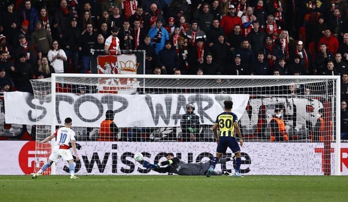 Fanatik yazarları Fenerbahçenin Slavia Praga elenişini değerlendirdi