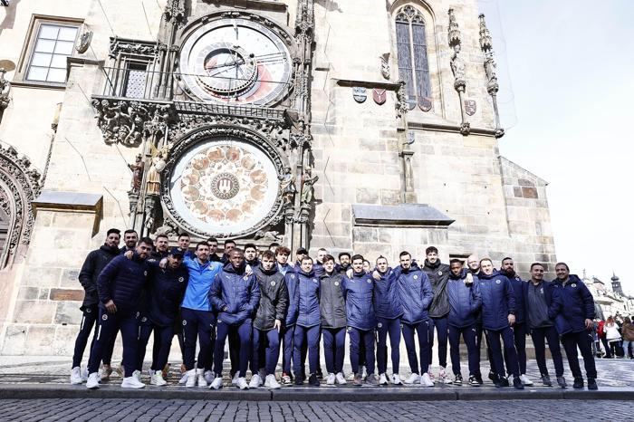 Fenerbahçe, Pragda yürüyüş yaptı