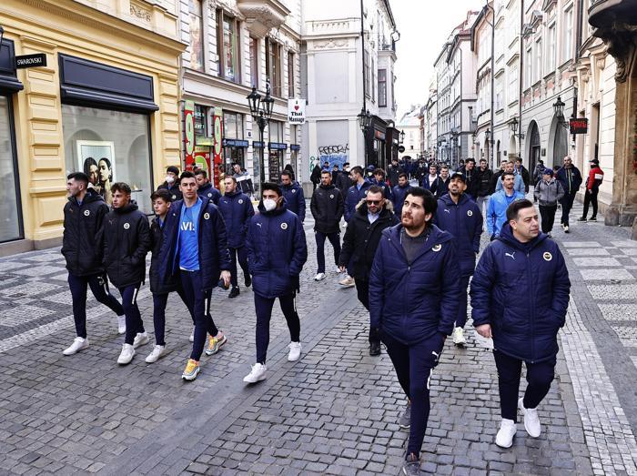Fenerbahçe, Pragda yürüyüş yaptı