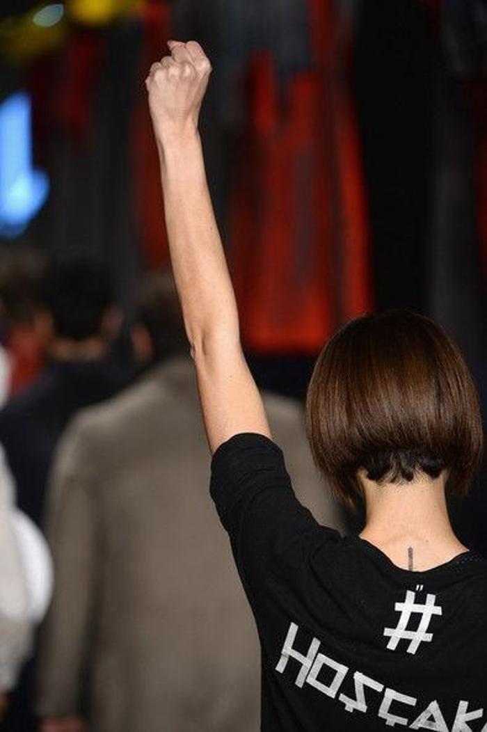 Nihan Burukun defilesine ünlü akını