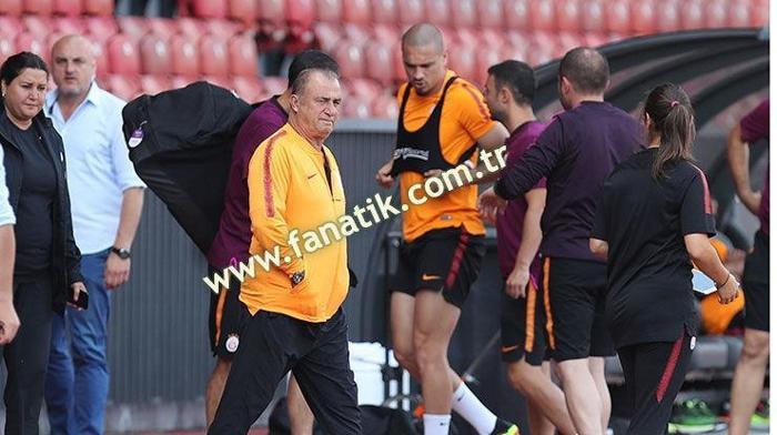 Galatasarayda yıldız futbolcu korkuttu