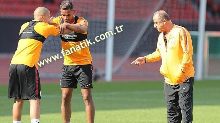 Galatasarayda yıldız futbolcu korkuttu