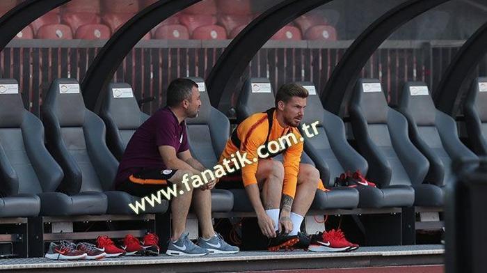 Galatasarayda yıldız futbolcu korkuttu