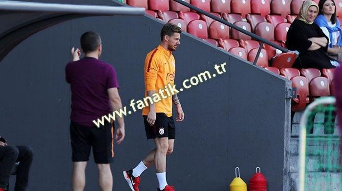 Galatasarayda yıldız futbolcu korkuttu