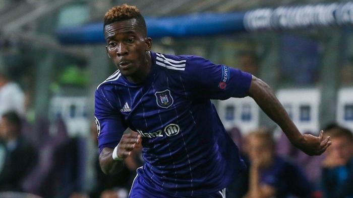 Everton yolunu bekliyor