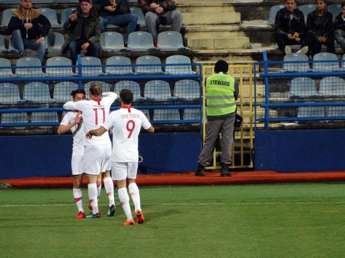 Gecenin sorusu (Mehmet Demirkol)