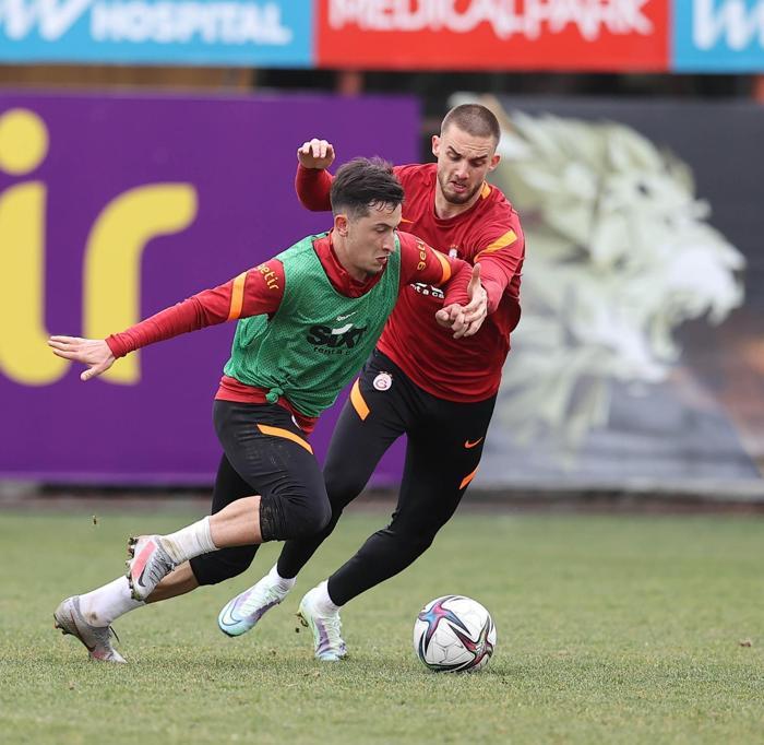 Son dakika haberi Galatasarayda Arda Turan ve Morutan takımla çalıştı