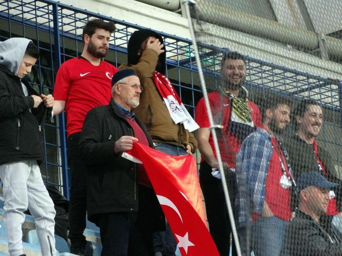 Fanatik yazarlarının Karadağ - Türkiye maçı yorumları