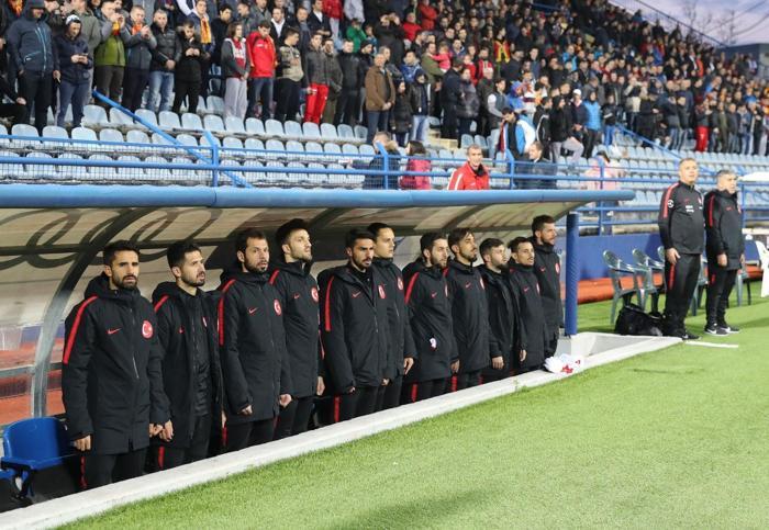 Fanatik yazarlarının Karadağ - Türkiye maçı yorumları