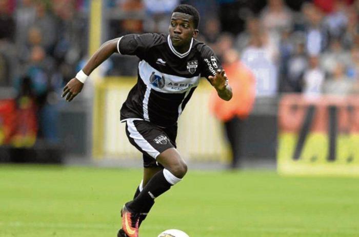 Galatasarayın ilk transferi Henry Onyekuru İstanbulda