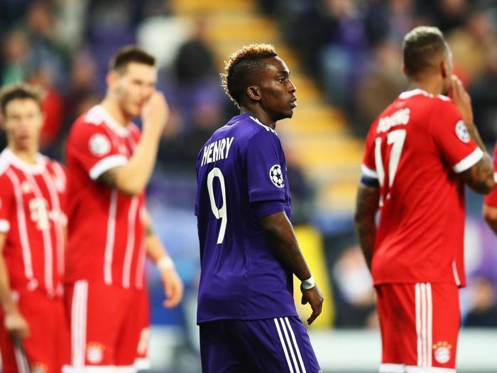 Galatasarayın ilk transferi Henry Onyekuru İstanbulda