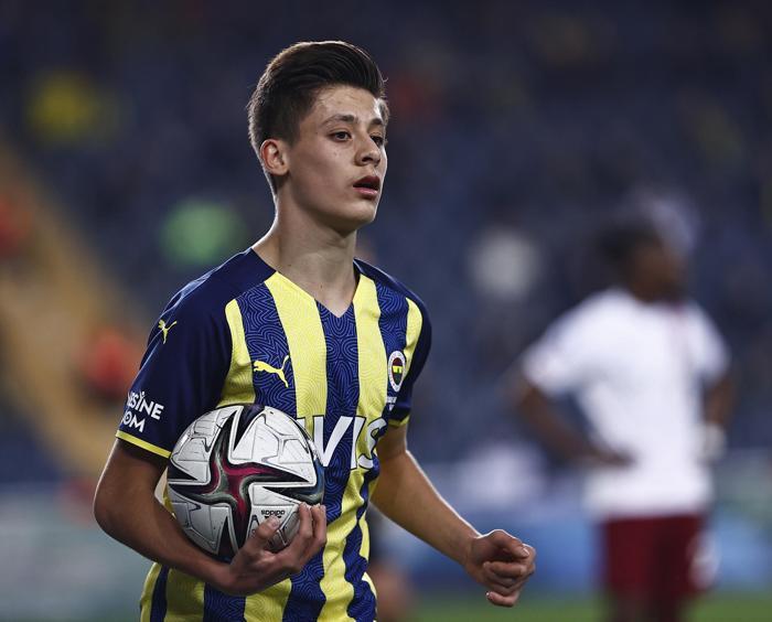 Fenerbahçeli Arda Güler için yazarlardan övgü dolu sözler