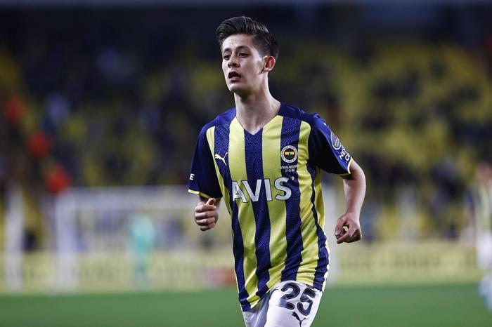 Fenerbahçeli Arda Güler için yazarlardan övgü dolu sözler