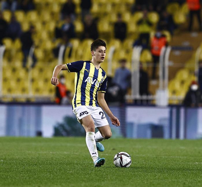 Fenerbahçeli Arda Güler için yazarlardan övgü dolu sözler