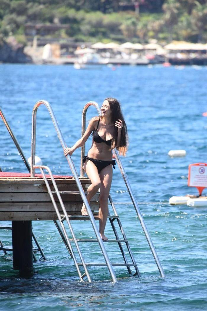 Dua Lipa ile pişti oldu