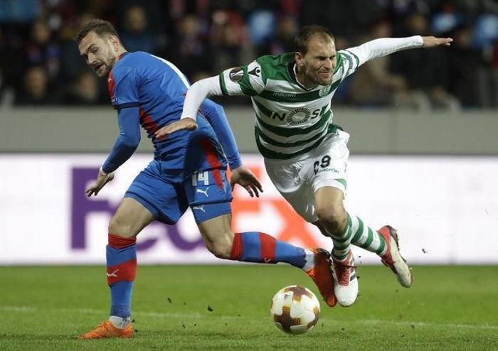 Sporting Lizbon, Bas Dostun ücretinde indirime gitti