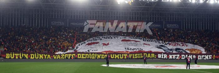Göztepe - Galatasaray maçı kapalı gişe Gürsel Aksel Stadında tam destek
