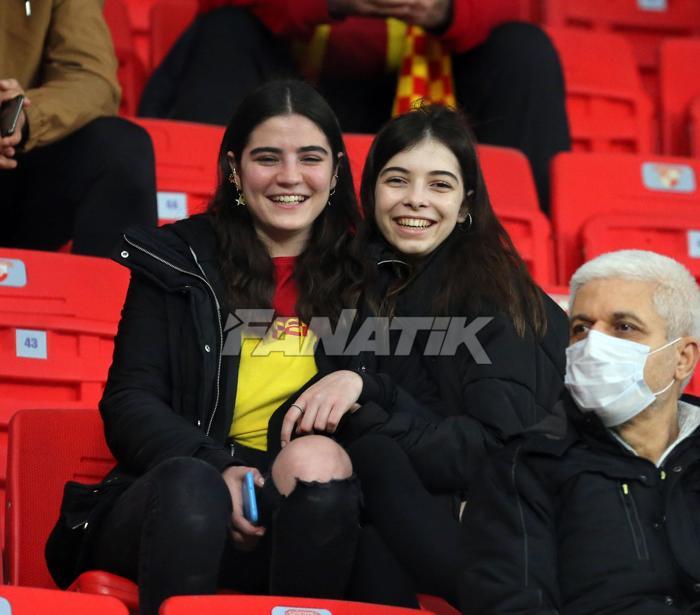 Göztepe - Galatasaray maçı kapalı gişe Gürsel Aksel Stadında tam destek
