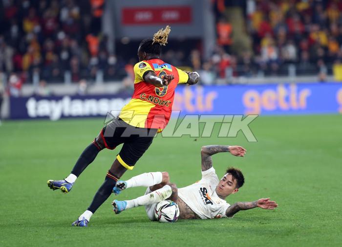 Göztepe - Galatasaray maçı kapalı gişe Gürsel Aksel Stadında tam destek