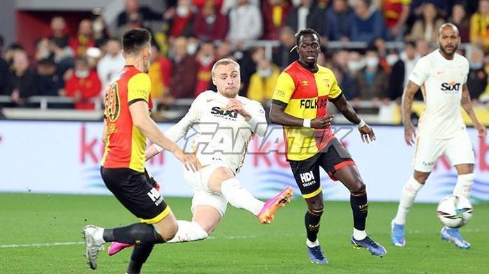 Galatasarayda Victor Nelssonun ilk golü, Mostafa Mohamedin ilk asisti... İşte o anlar