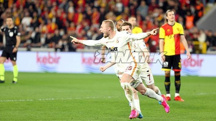 Galatasarayda Victor Nelssonun ilk golü, Mostafa Mohamedin ilk asisti... İşte o anlar