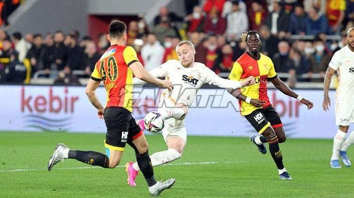 Galatasarayda Victor Nelssonun ilk golü, Mostafa Mohamedin ilk asisti... İşte o anlar