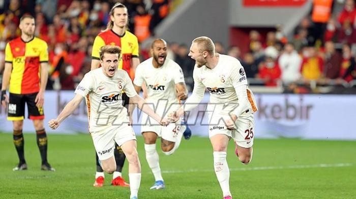 Galatasarayda Victor Nelssonun ilk golü, Mostafa Mohamedin ilk asisti... İşte o anlar