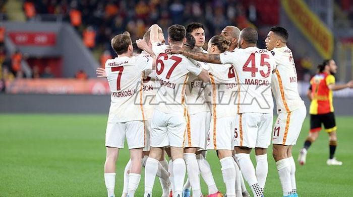 Galatasarayda Victor Nelssonun ilk golü, Mostafa Mohamedin ilk asisti... İşte o anlar