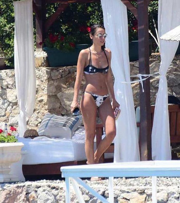 Cansu Dere ile Ece Sükan tatilde