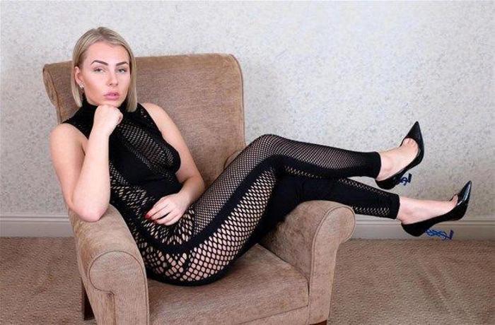 20 yaşındaki öğrenciyle para karşılığı ilişki yaşamış