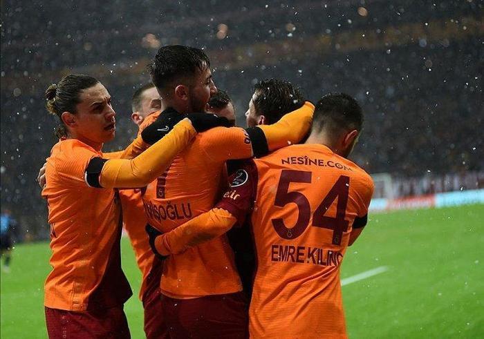 Son dakika haberi Galatasarayda yıldız ismin bileti kesildi…