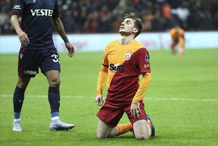 Son dakika haberi Galatasarayda yıldız ismin bileti kesildi…