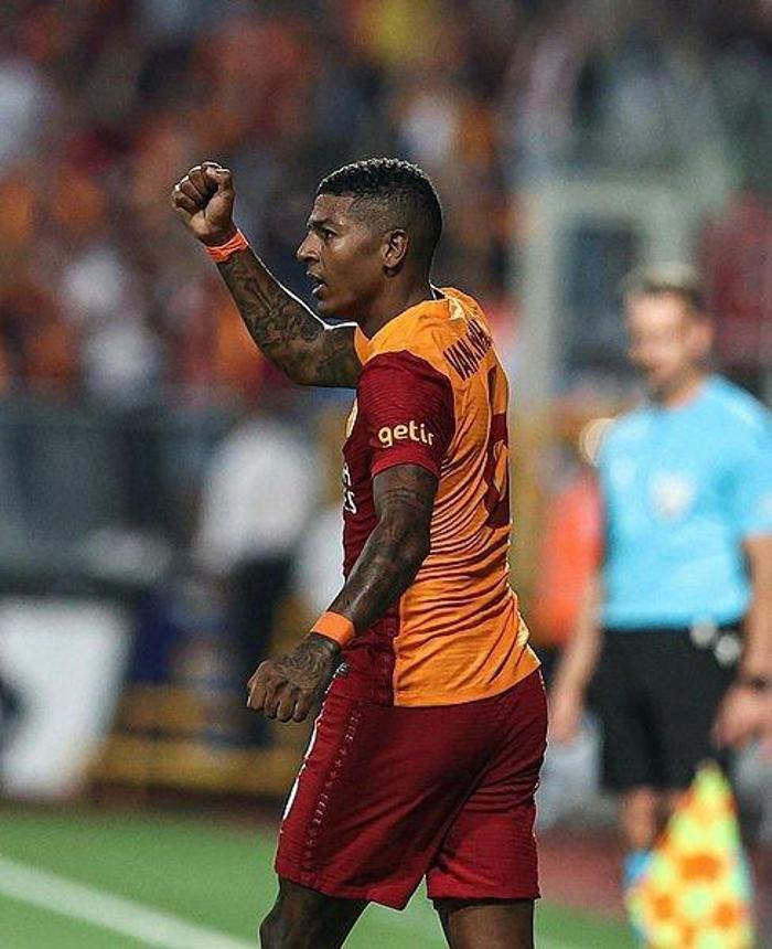 Son dakika haberi Galatasarayda yıldız ismin bileti kesildi…