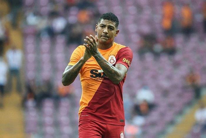 Son dakika haberi Galatasarayda yıldız ismin bileti kesildi…