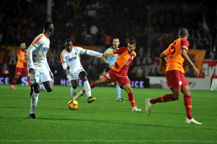 Fatih Terim sert çıktı: Kredimizin kalmadığını bilin