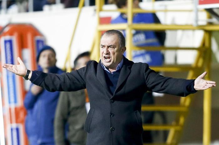 Fatih Terim sert çıktı: Kredimizin kalmadığını bilin