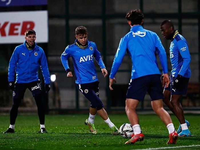 Son dakika Fenerbahçe haberi... İsmail Kartaldan sürpriz karar Sarı lacivertlilerin Hatayspor maçına çıkması beklenen 11i