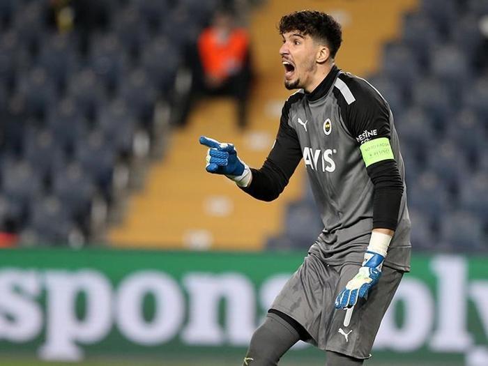Son dakika Fenerbahçe haberi... İsmail Kartaldan sürpriz karar Sarı lacivertlilerin Hatayspor maçına çıkması beklenen 11i