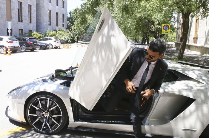 AK Parti Sakarya Milletvekili Kenan Sofuoğlu kayıt için Meclise gitti