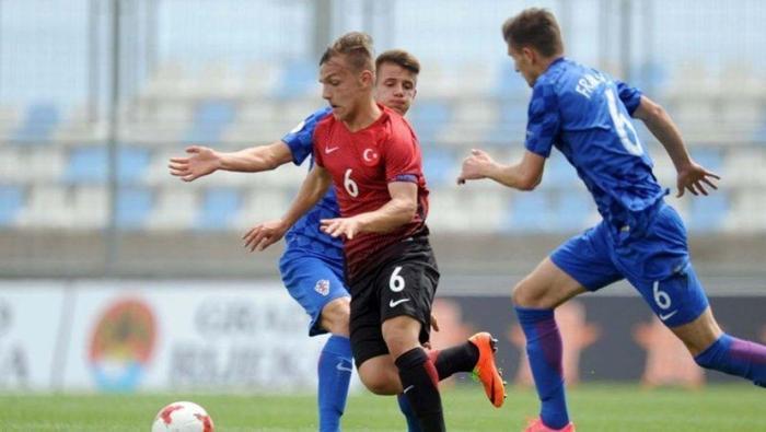 Monchi, 2 Türk yıldızı daha radarına aldı