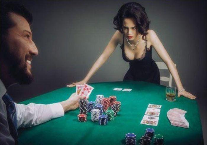 Cem Yılmazın yeni sevgilisi Dilara Gönder
