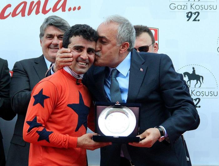 92. Gazi Koşusunda rekor | Jokey Ahmet Çelik üst üste 4. kez kazandı