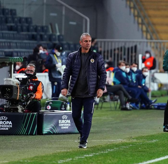 Fenerbahçe taraftarı çıldırdı, topa tuttu: Ali Koç istifa Rezil olmadığınız başka takım kaldı mı
