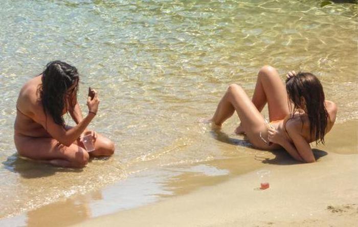 Emily Ratajkowskinin pareosu yırtıldı