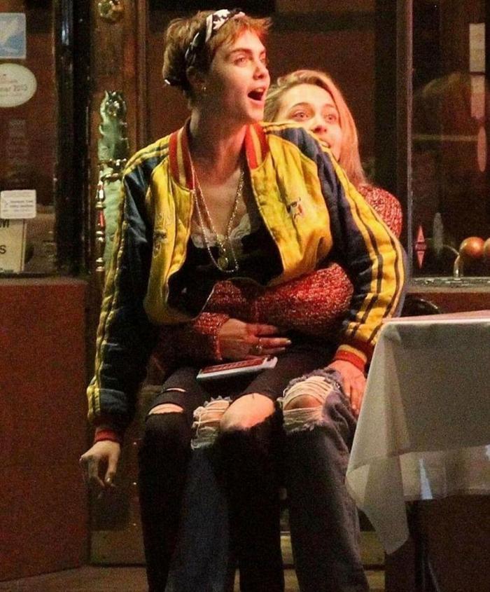 Cara Delevingne ile Paris Jackson öpüşürken yakalandı