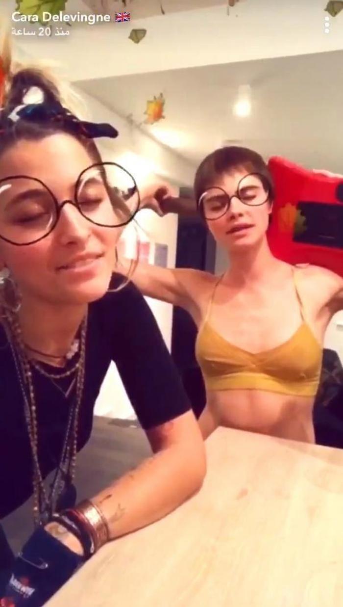 Cara Delevingne ile Paris Jackson öpüşürken yakalandı