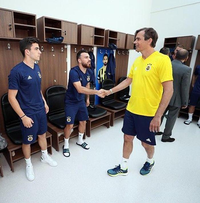 Cocu ilk idmanını yaptı Ali Koç futbolcularla buluştu