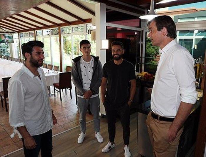 Cocu ilk idmanını yaptı Ali Koç futbolcularla buluştu