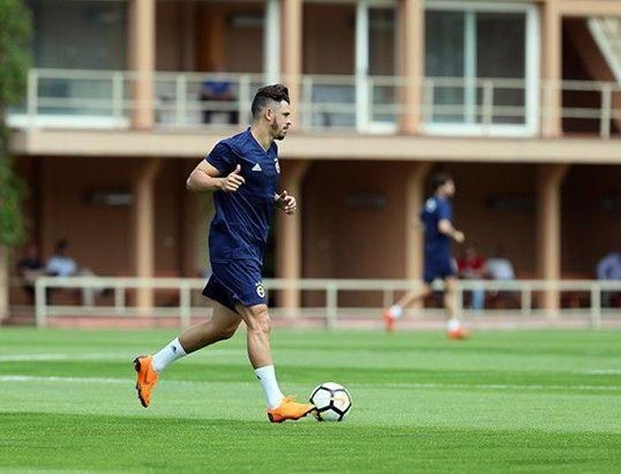 Cocu ilk idmanını yaptı Ali Koç futbolcularla buluştu